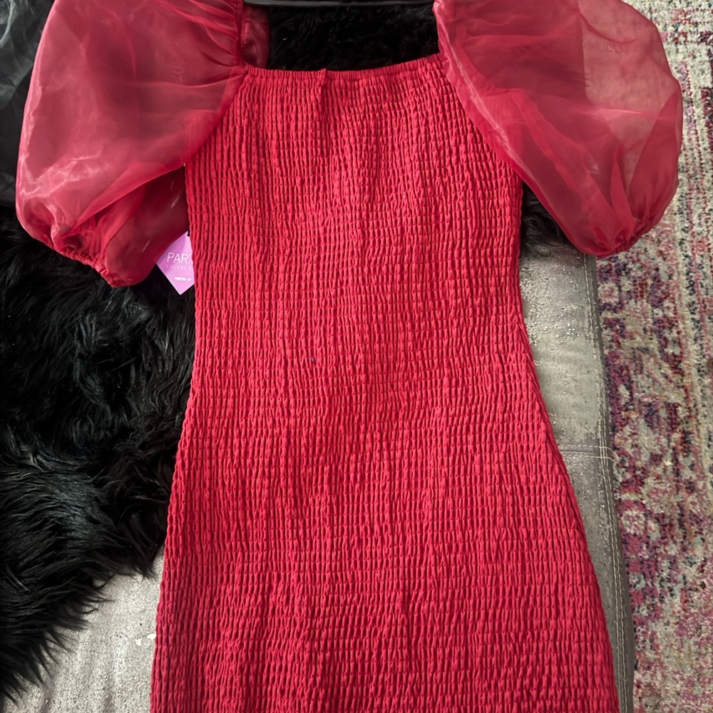 Elegant Red woman’s Dress with Puff Sleeves